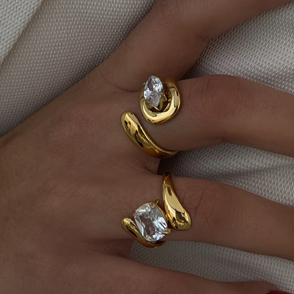 Anello LUCE pietra goccia