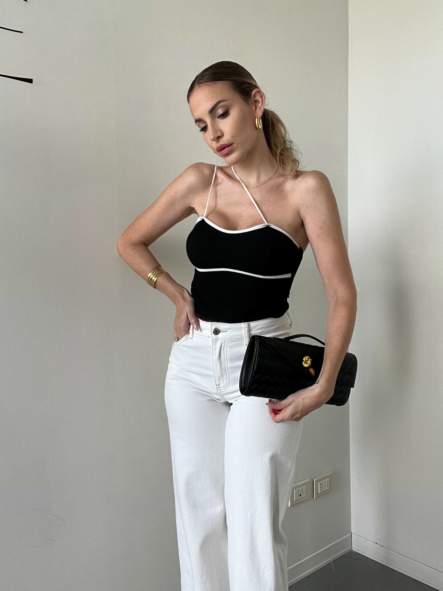 TOP NOIR & WHITE