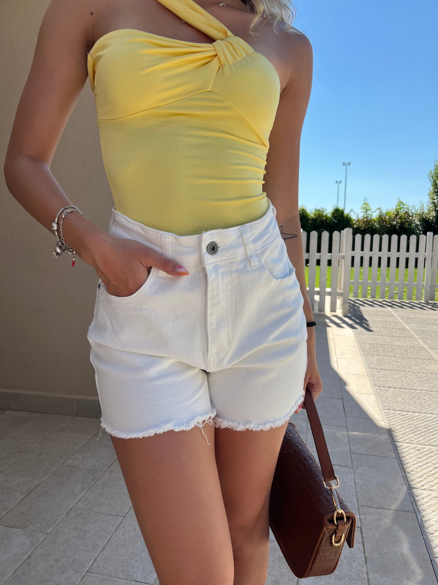 SHORT MONDAY