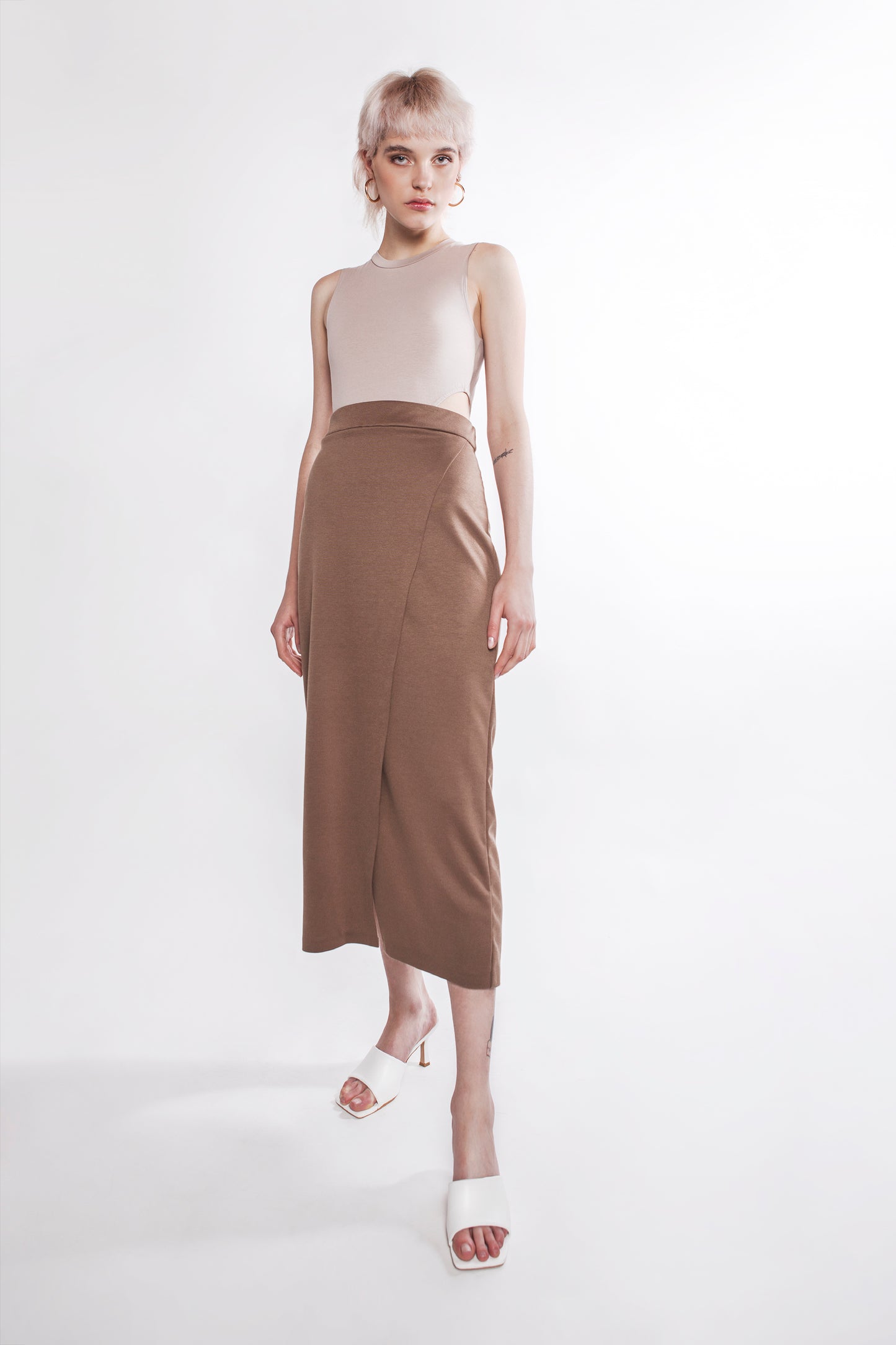 GONNA NURA BROWN Capsule by Samantha