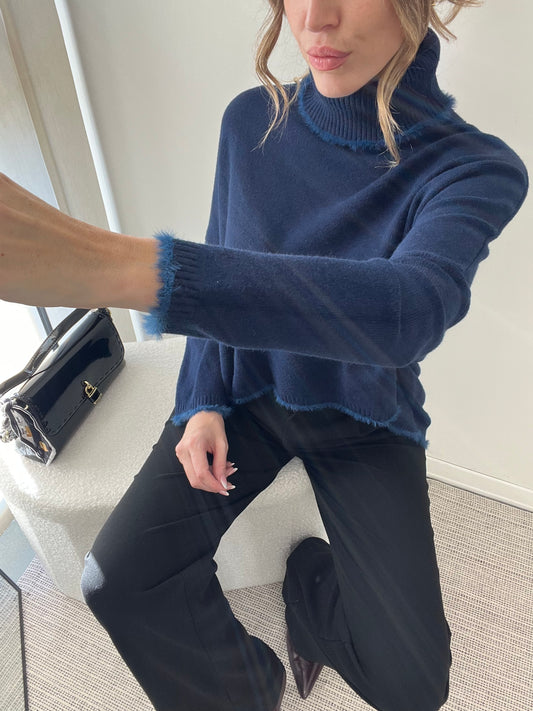 SOFT LUXURY KNIT BLu