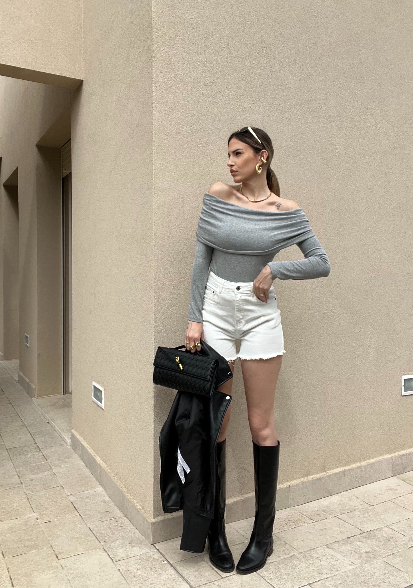 SHORT MONDAY